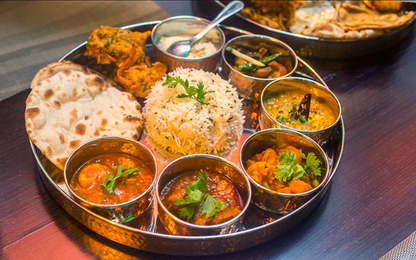 SS Copper Hammered Round Thali 13" Set of 7pcs